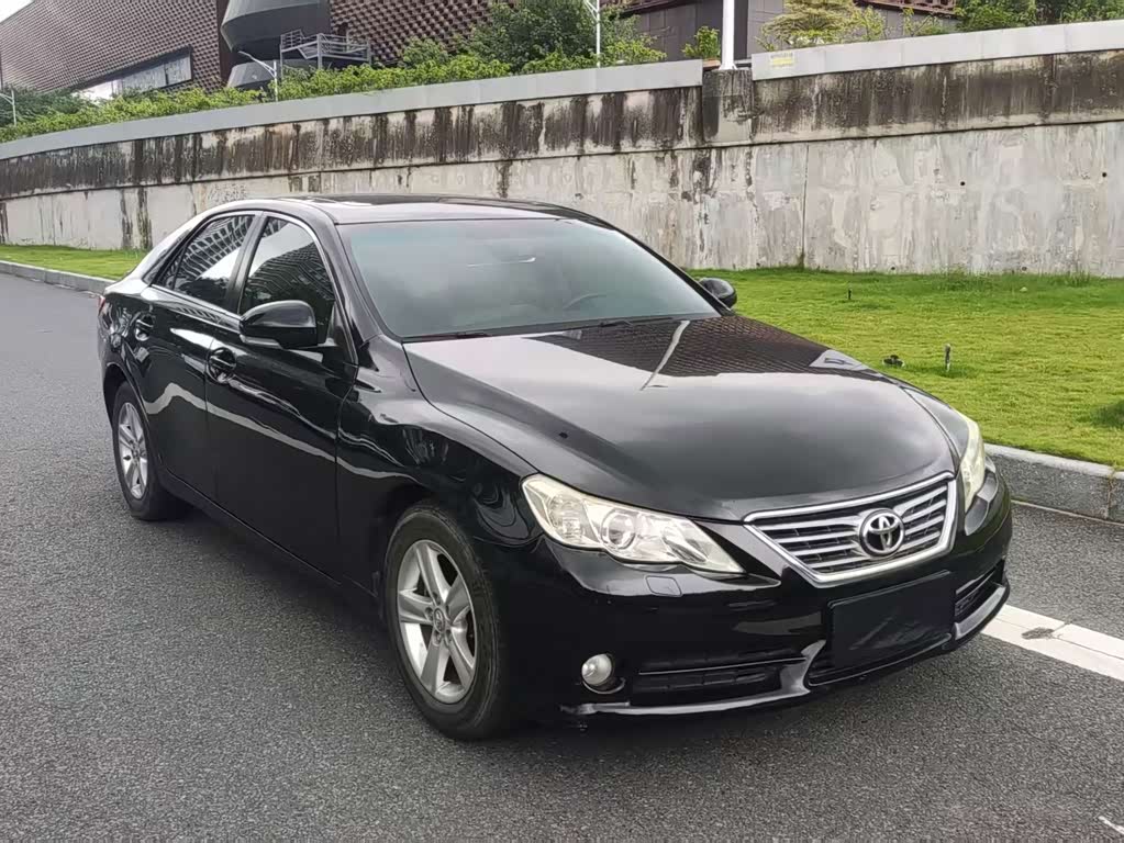 Toyota Reiz