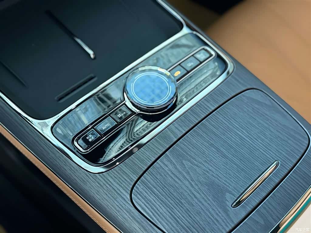 Geely 8, 2025 21