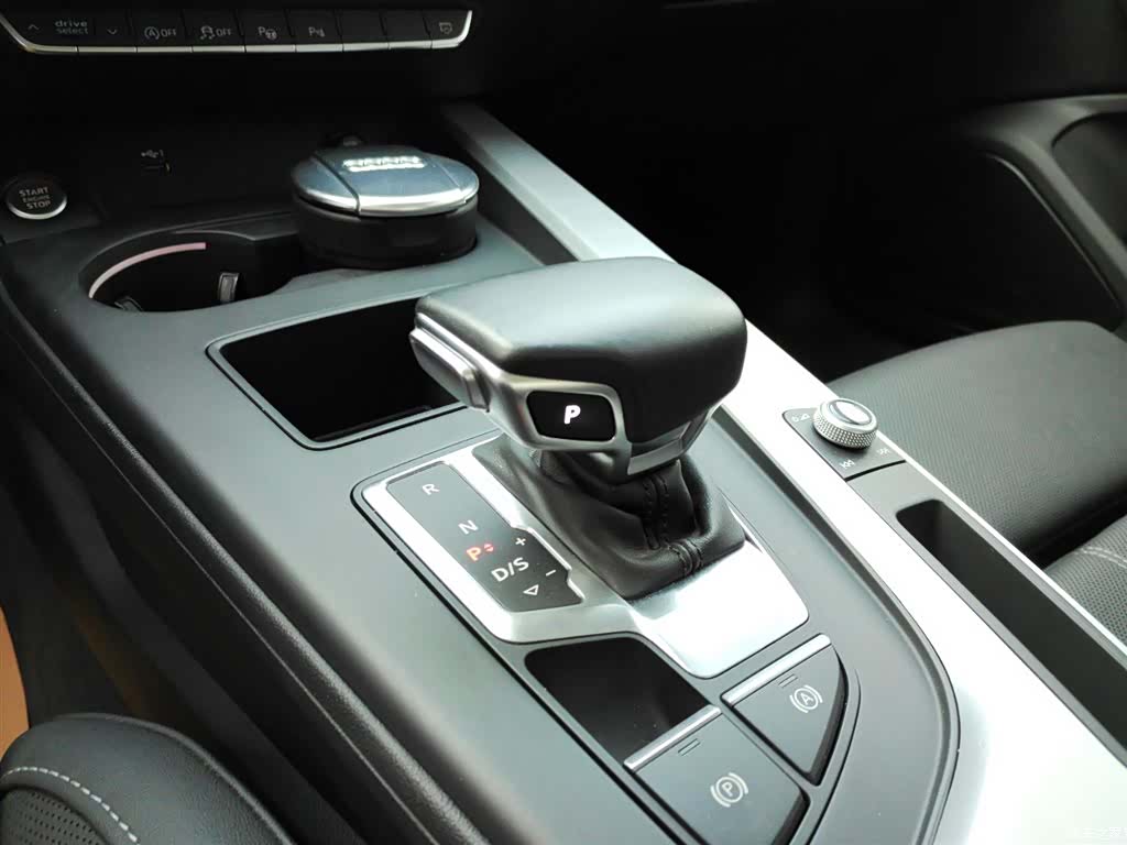 Audi A4L, 2020 10