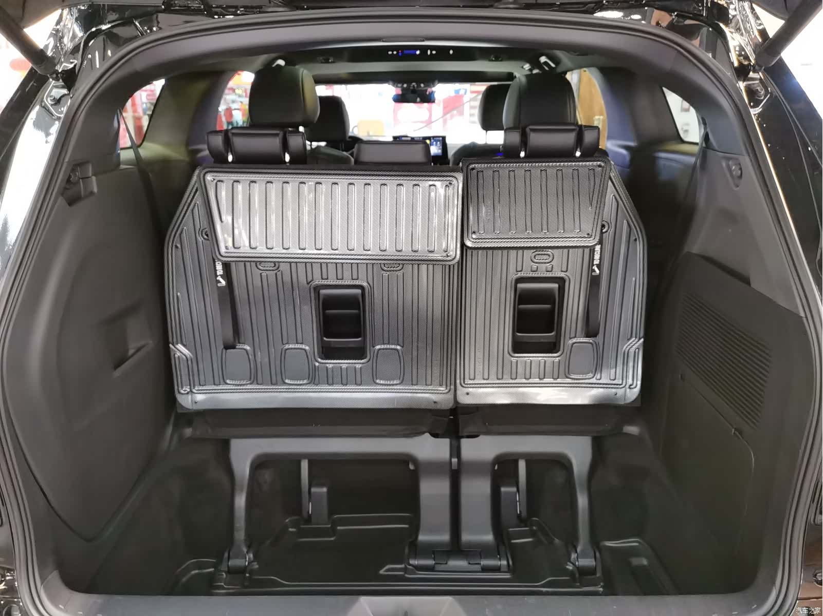 Toyota Granvia, 2025 19