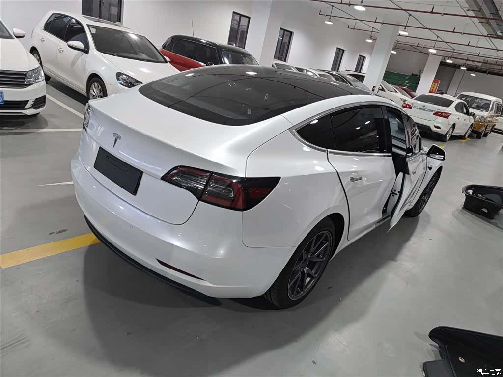 Tesla Model 3, 2020 23