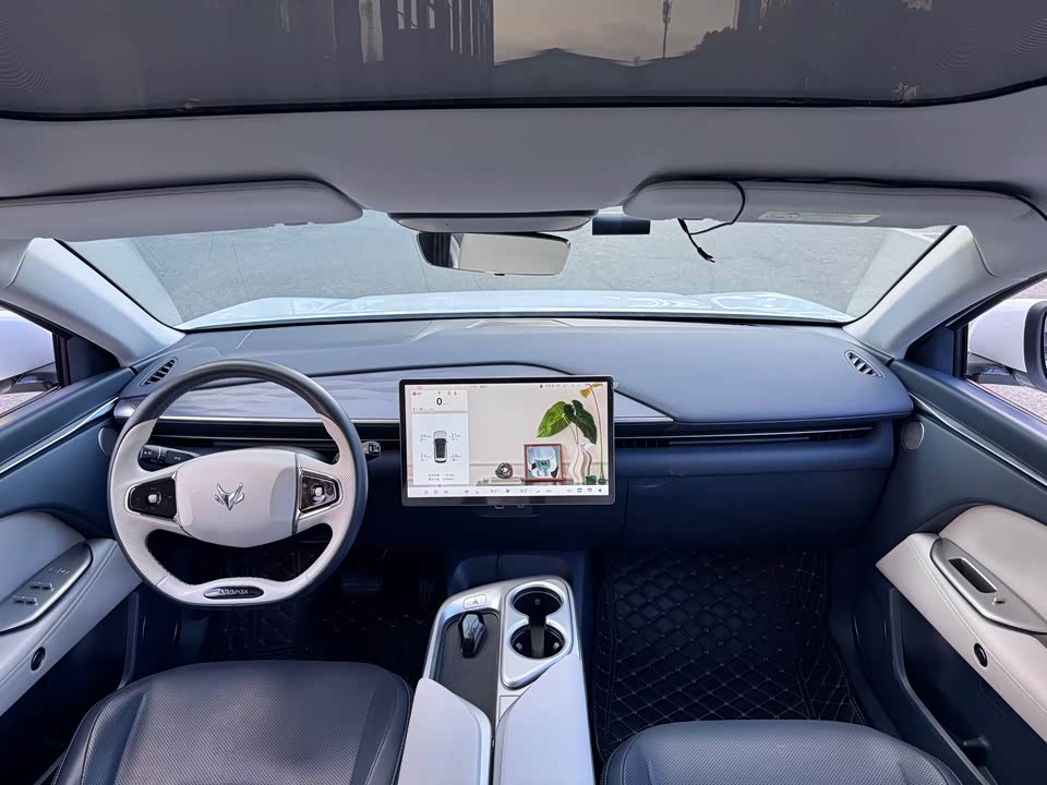 ARCFOX Polar Fox Alpha T5