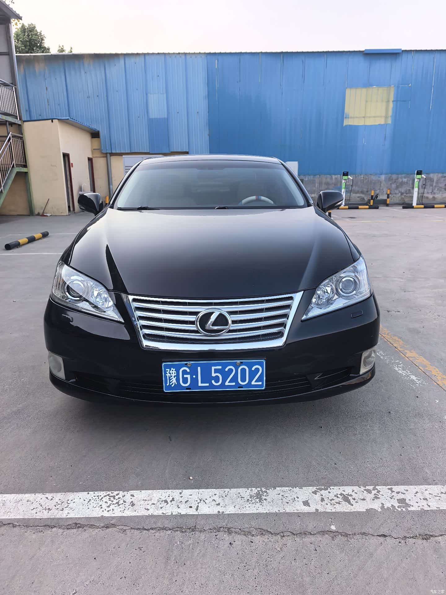 Lexus ES, 2011 1