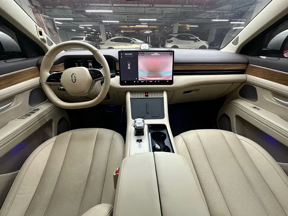 AITO Ask the world M7