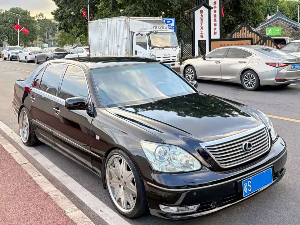 Lexus LS