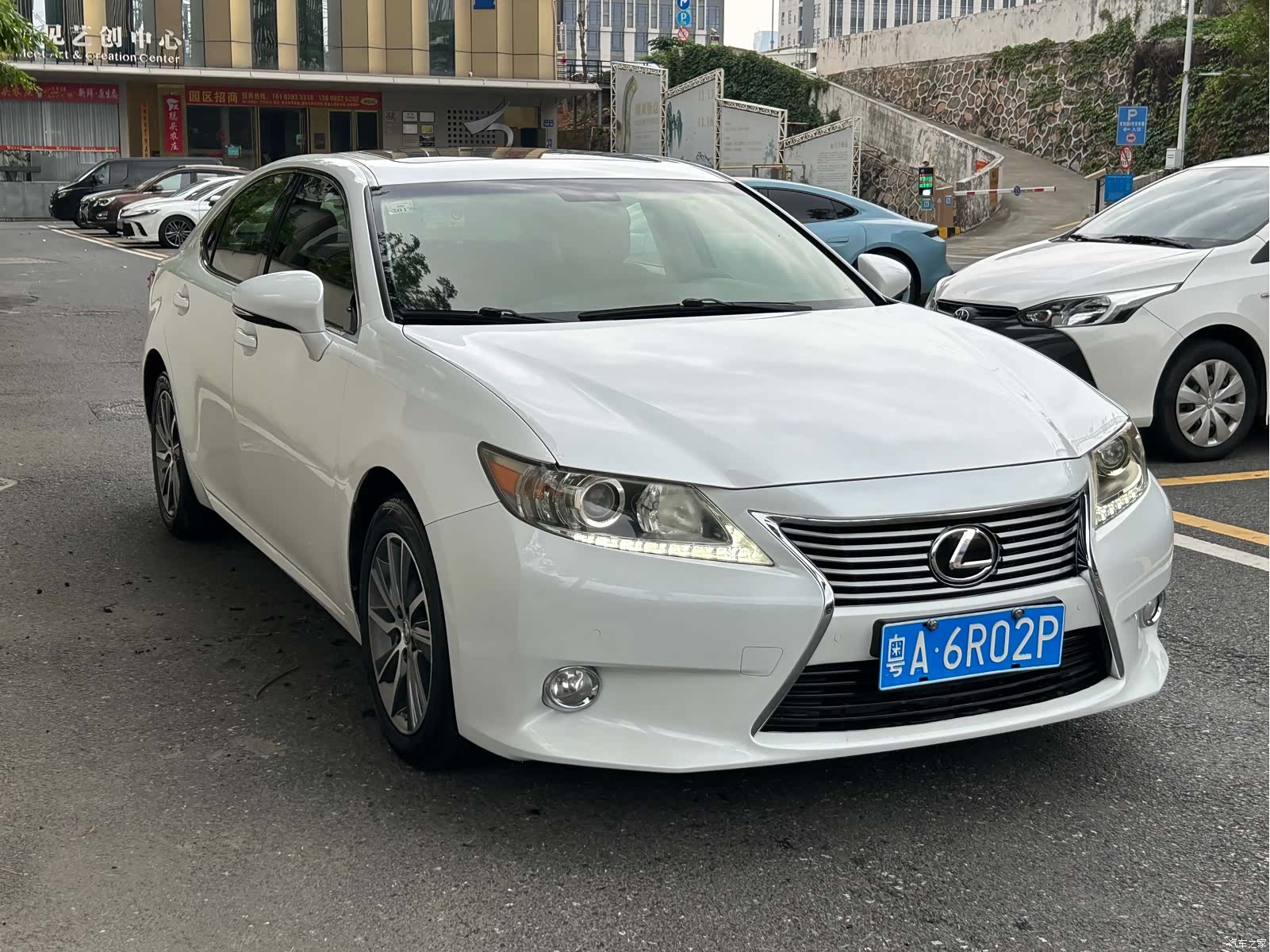 Lexus ES, 2013 3