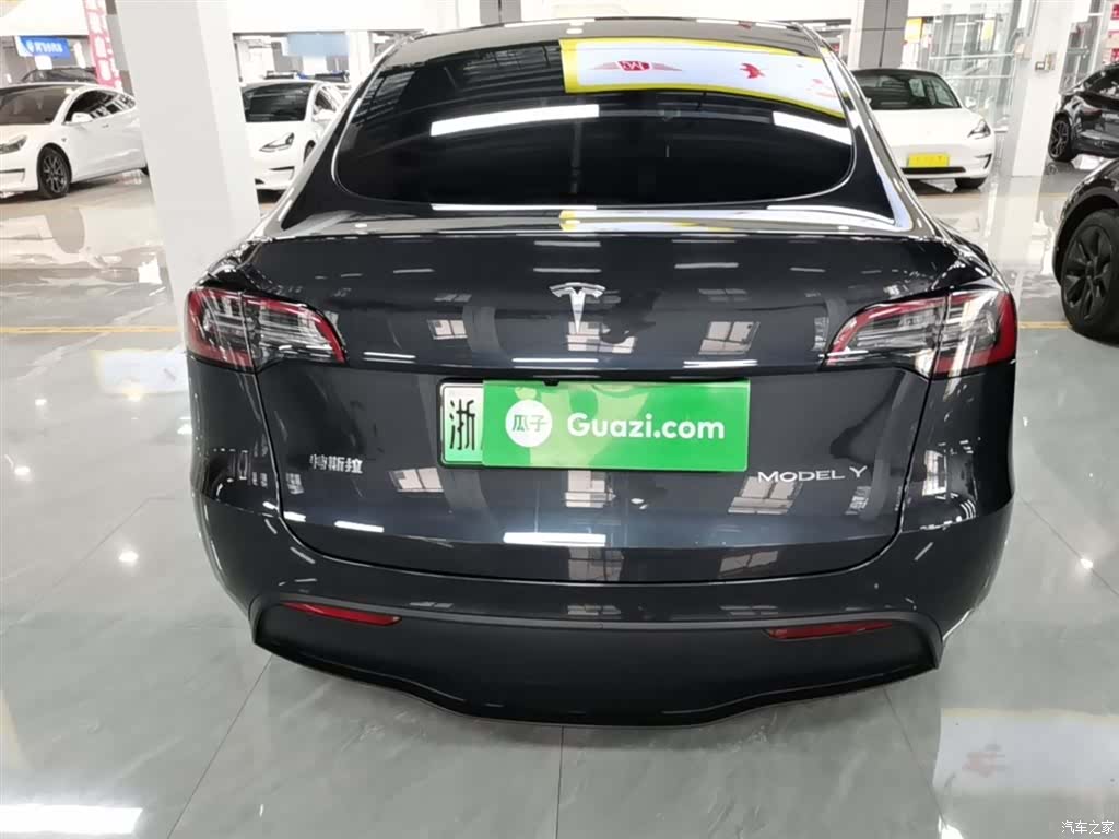 Tesla Model Y, 2024 6