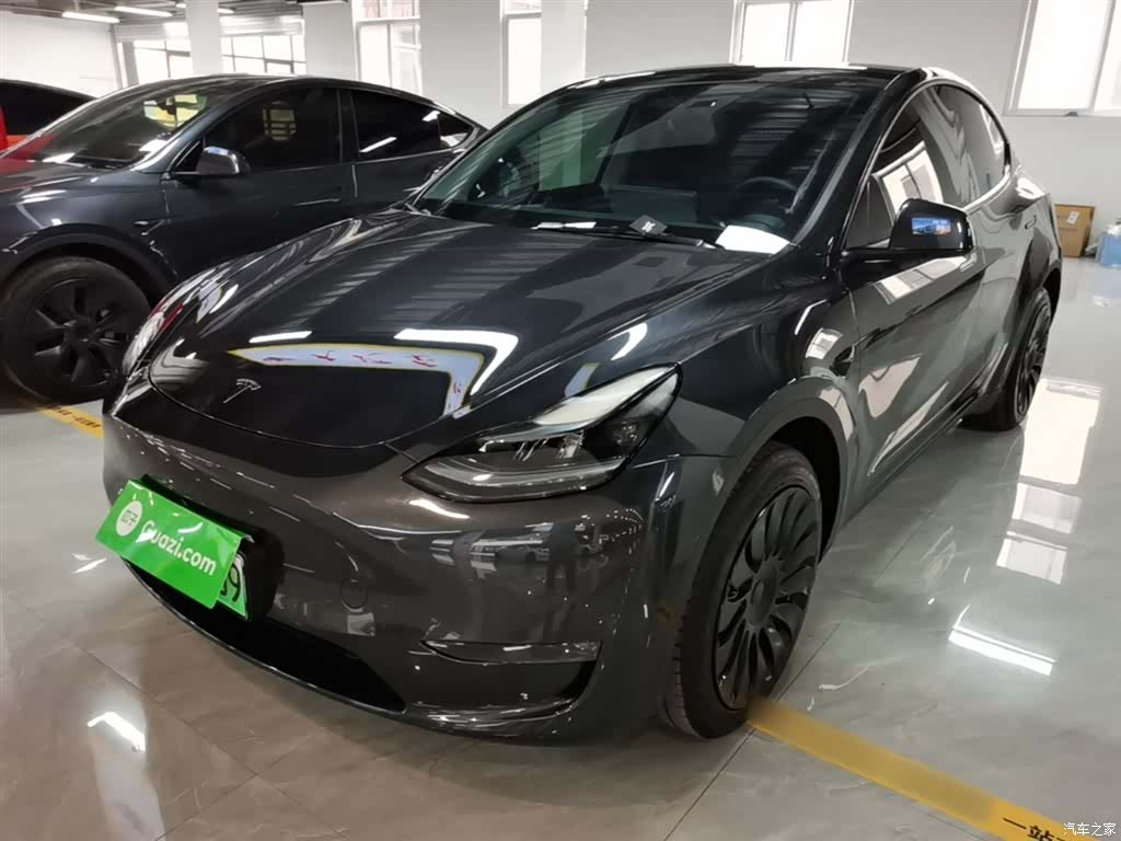 Tesla Model Y, 2024 1