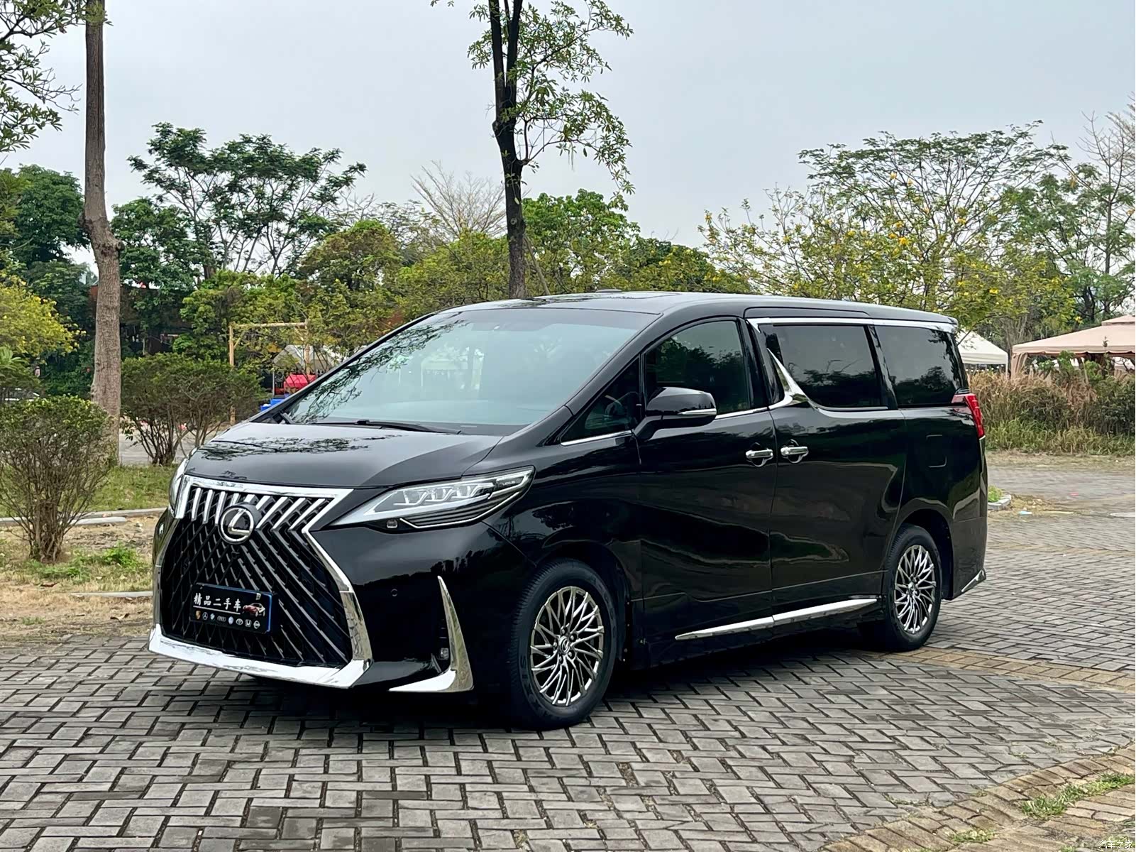 Toyota Alphard, 2018 1