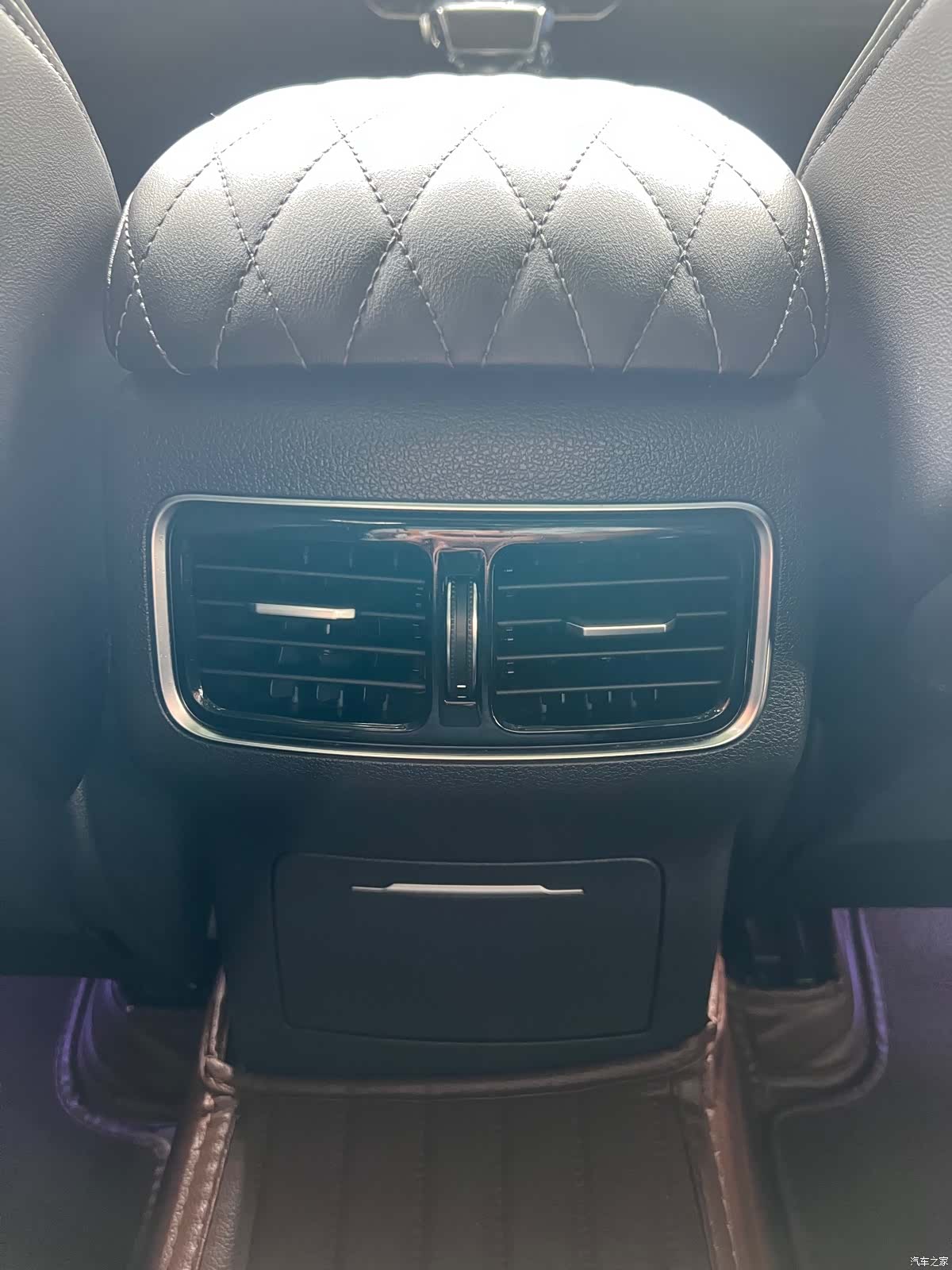 Hongqi HS5, 2022 13