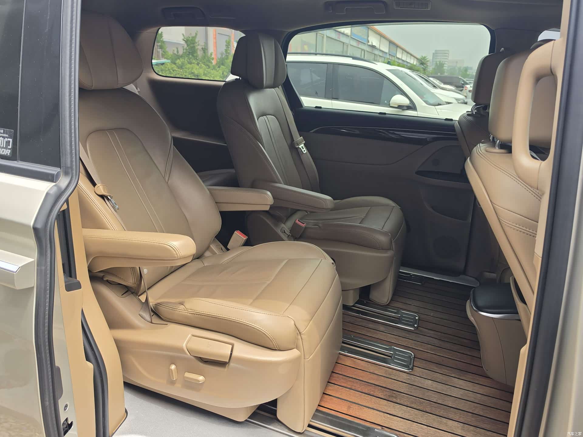 Buick GL8, 2017 7