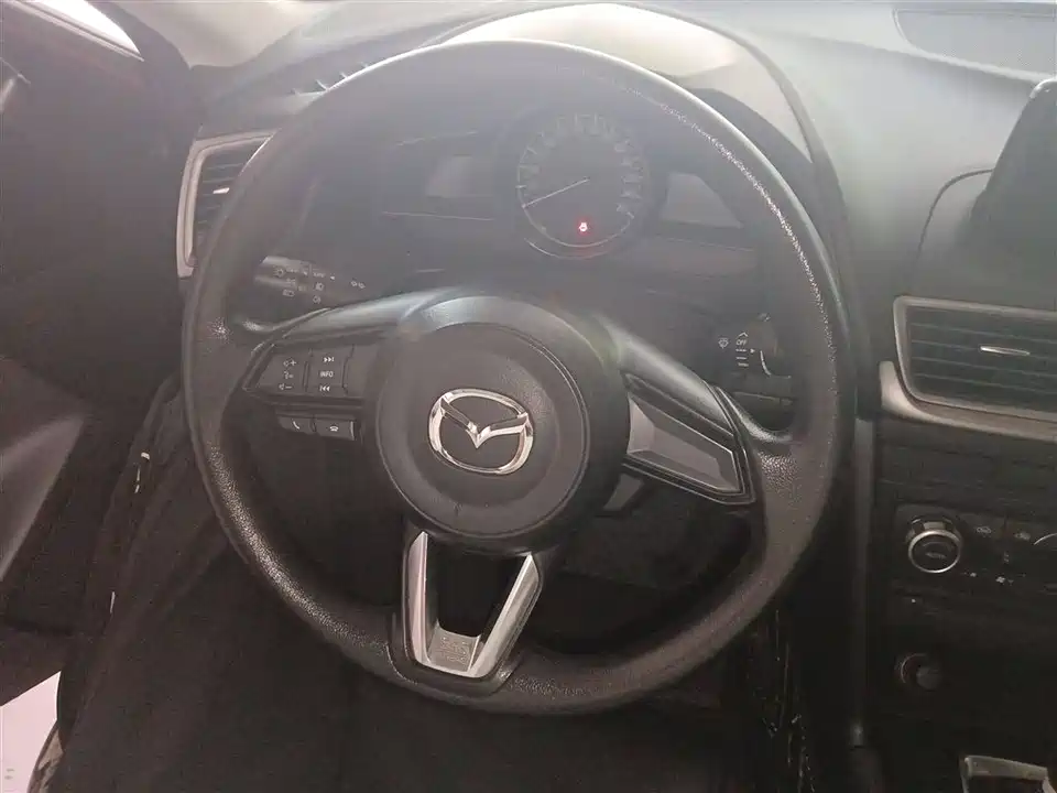 Mazda 3 Angkesaila