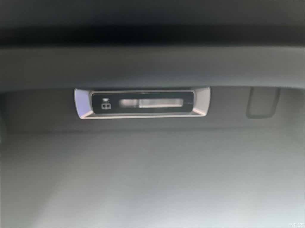 Mercedes-Benz E-Class, 2024 20
