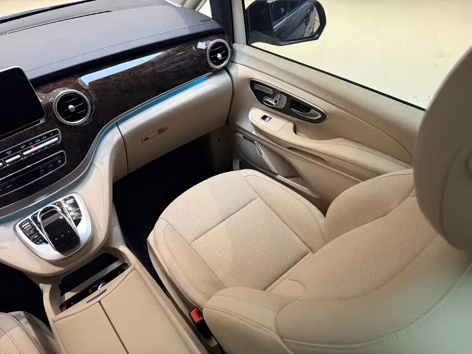 Mercedes-Benz V-class