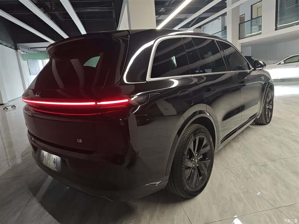 Li Auto L8, 2023 7