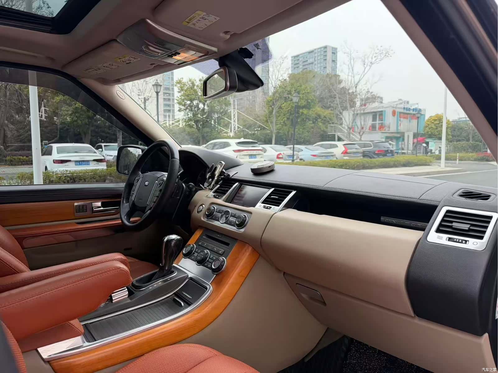 Land Rover Range Rover, 2011 14