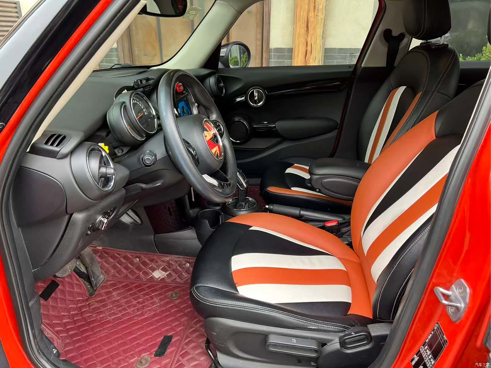 Mini ONE, 2019 4