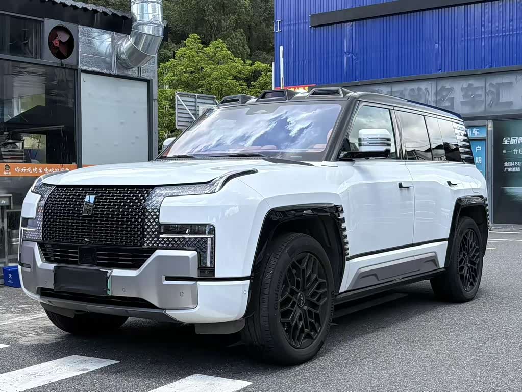 Yangwang U8
