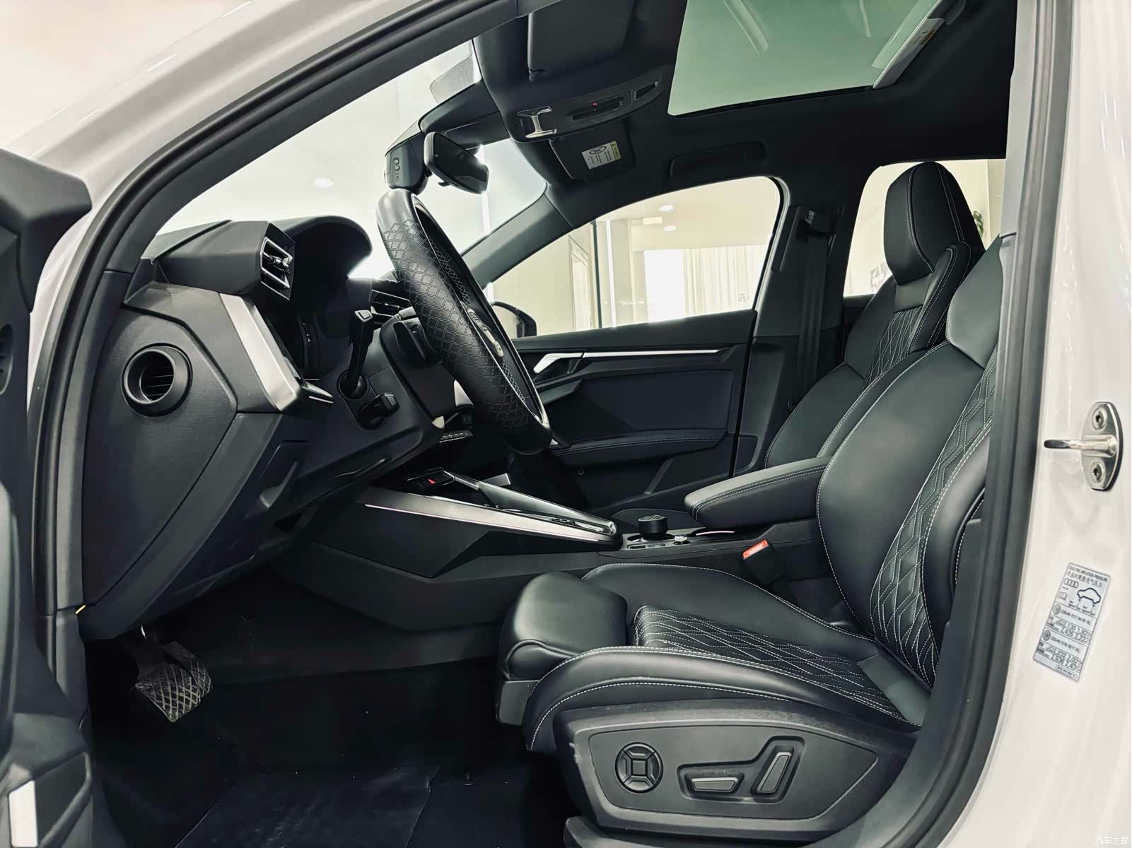 Audi Flying Spur, 2025 14