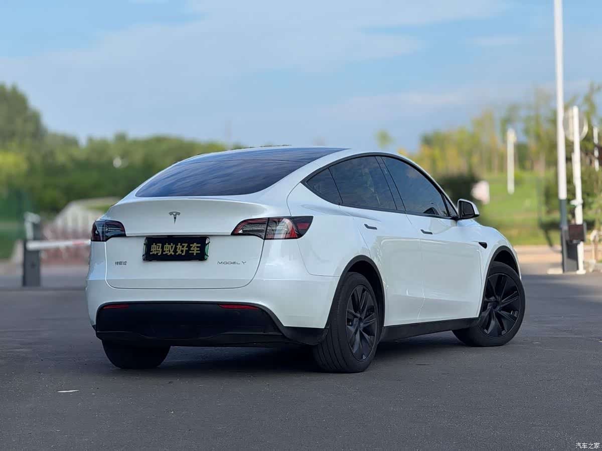 Tesla Model Y, 2024 4