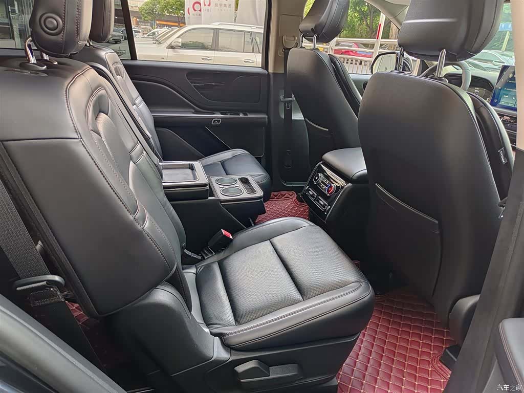 Lincoln Aviator, 2021 11
