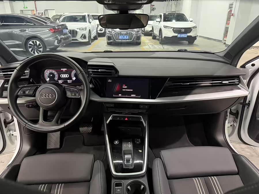 Audi A3 2023, фото 5