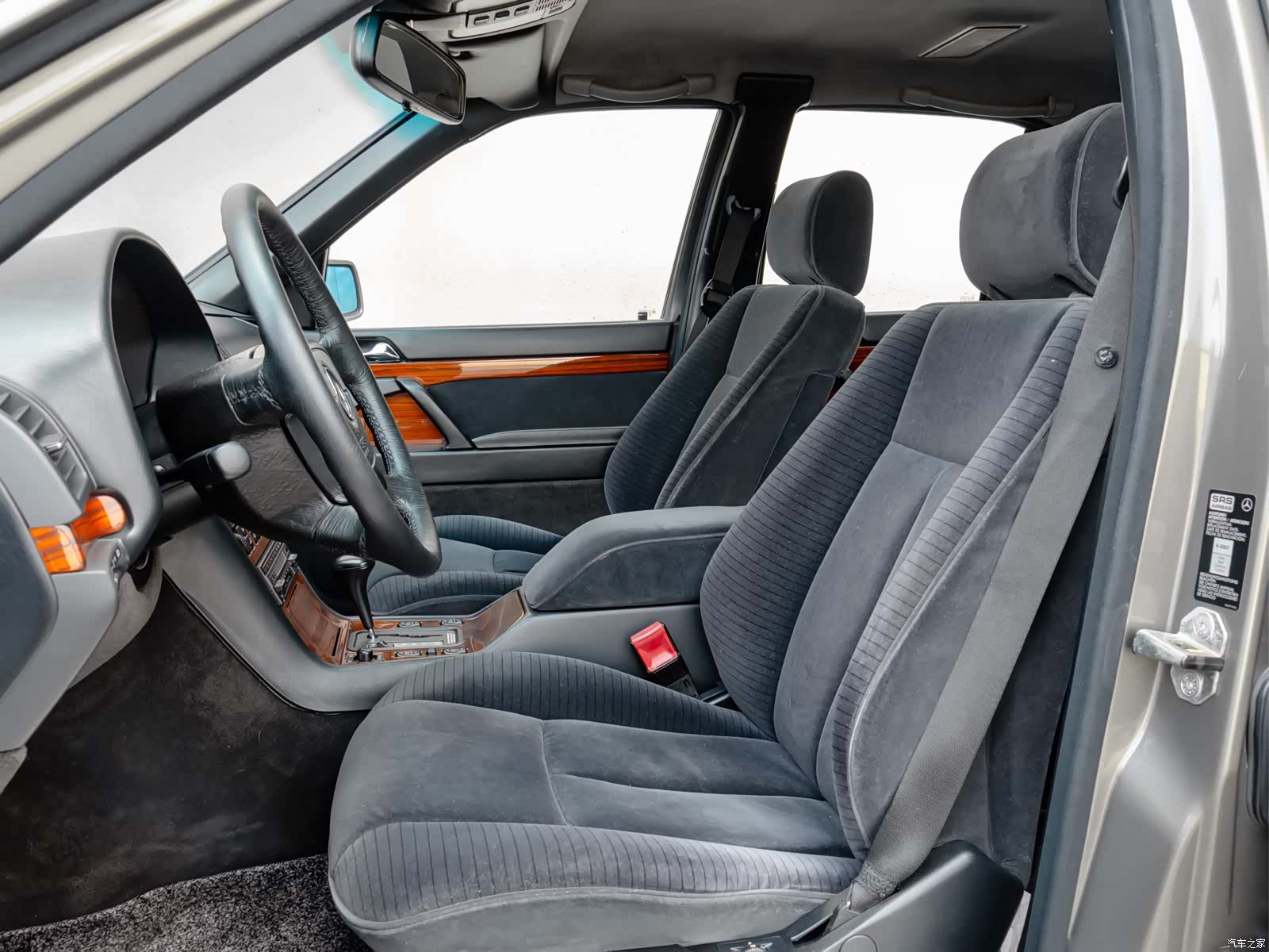 Mercedes-Benz S-Class, 1993 12