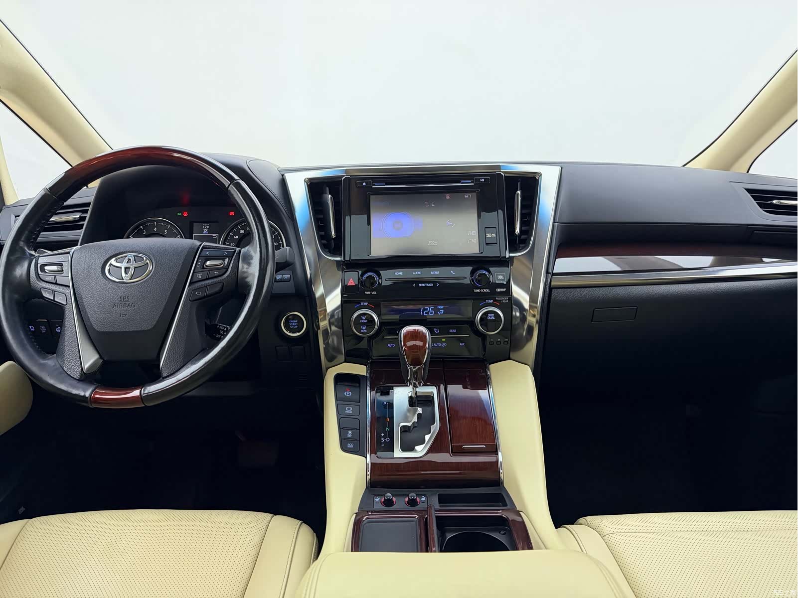 Toyota Alphard, 2018 17
