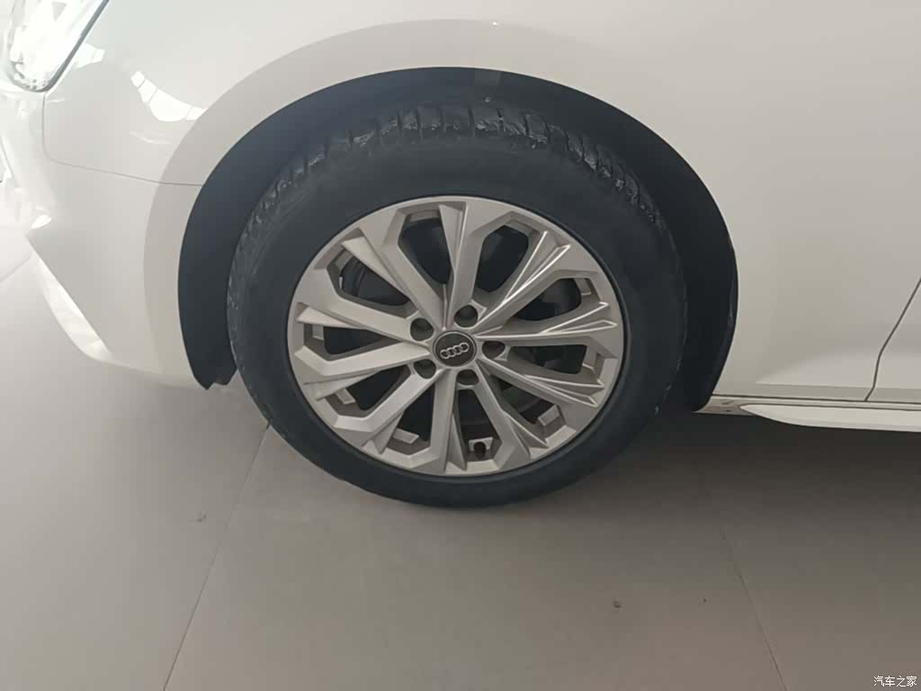 Audi A4L, 2020 23