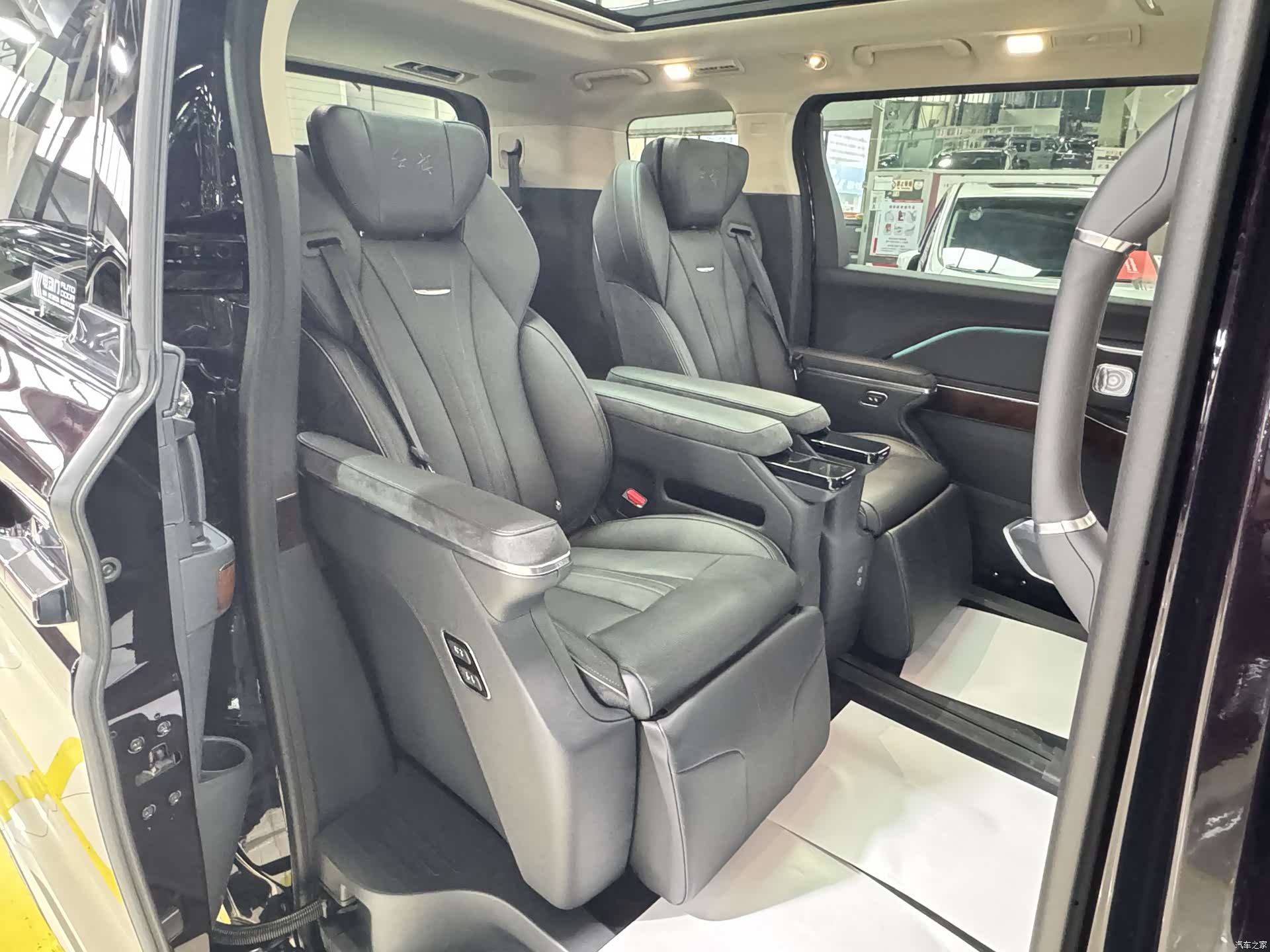Hongqi HQ9, 2024 14