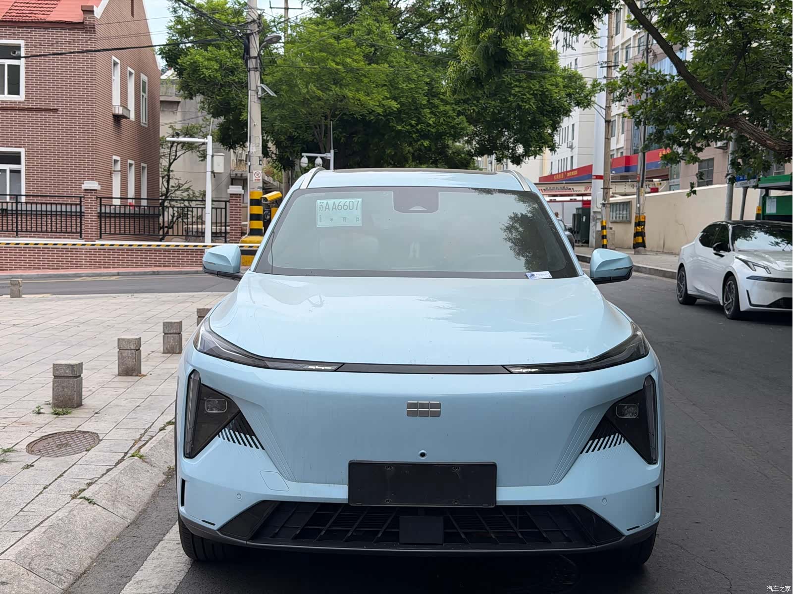 Geely Galaxy L7, 2023 все фото