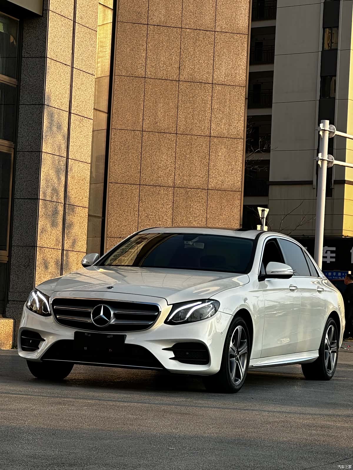 Mercedes-Benz E-Class, 2018 3