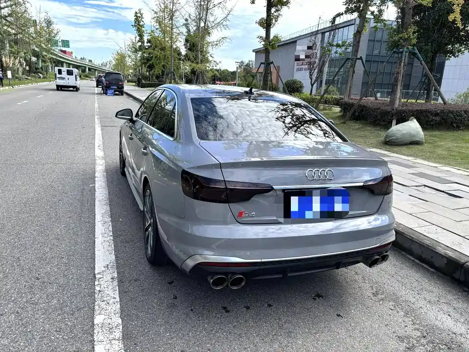 Audi S4