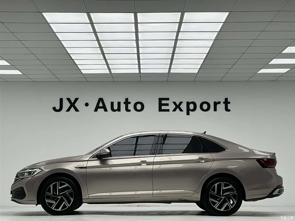 Volkswagen Sagitar, 2022 8