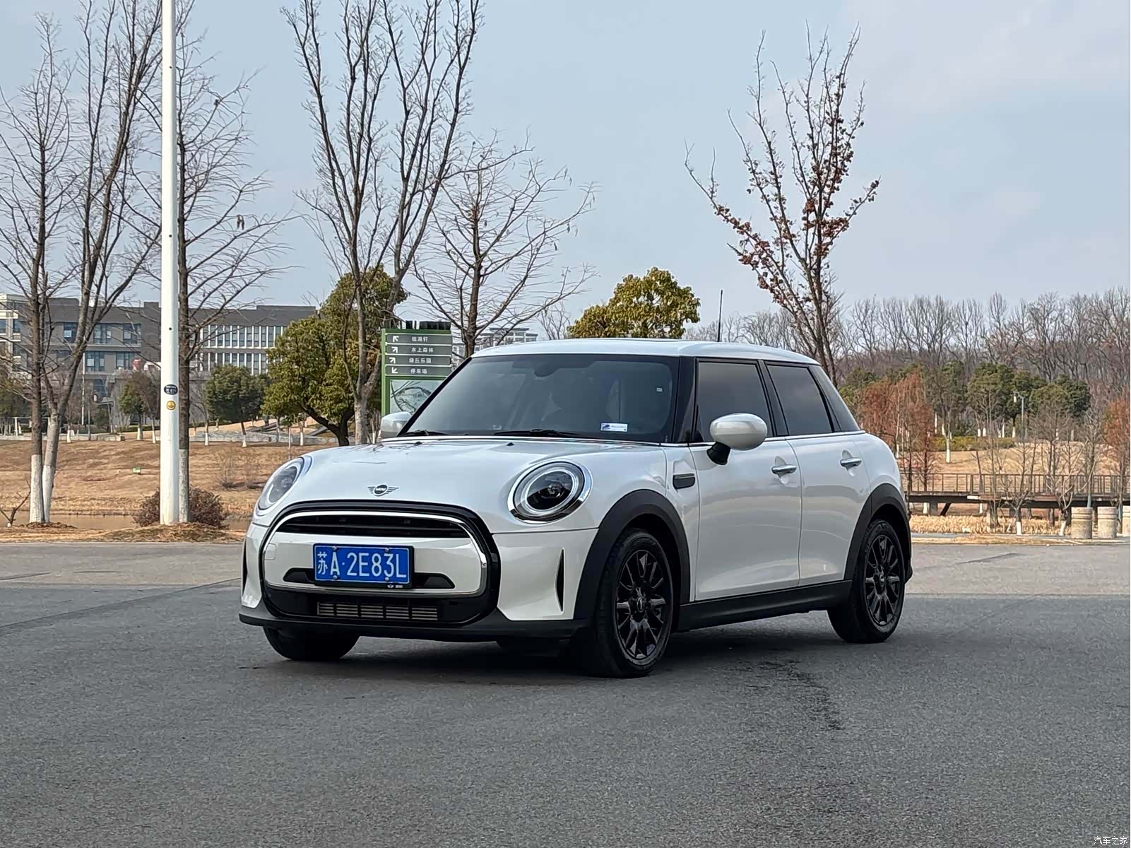 Mini ONE, 2024 3