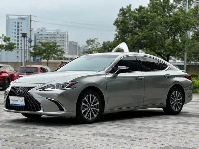 Lexus ES 2022 — купить из Китая под заказ
