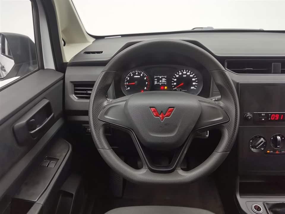 Wuling Wuling Hongguang PLUS