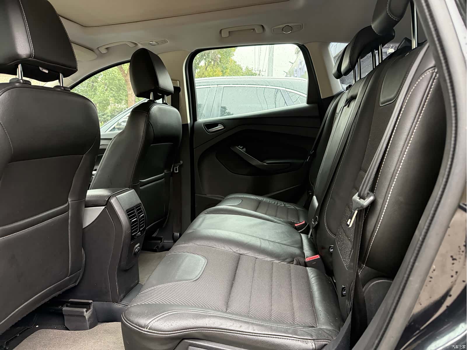 Ford Kuga, 2014 9