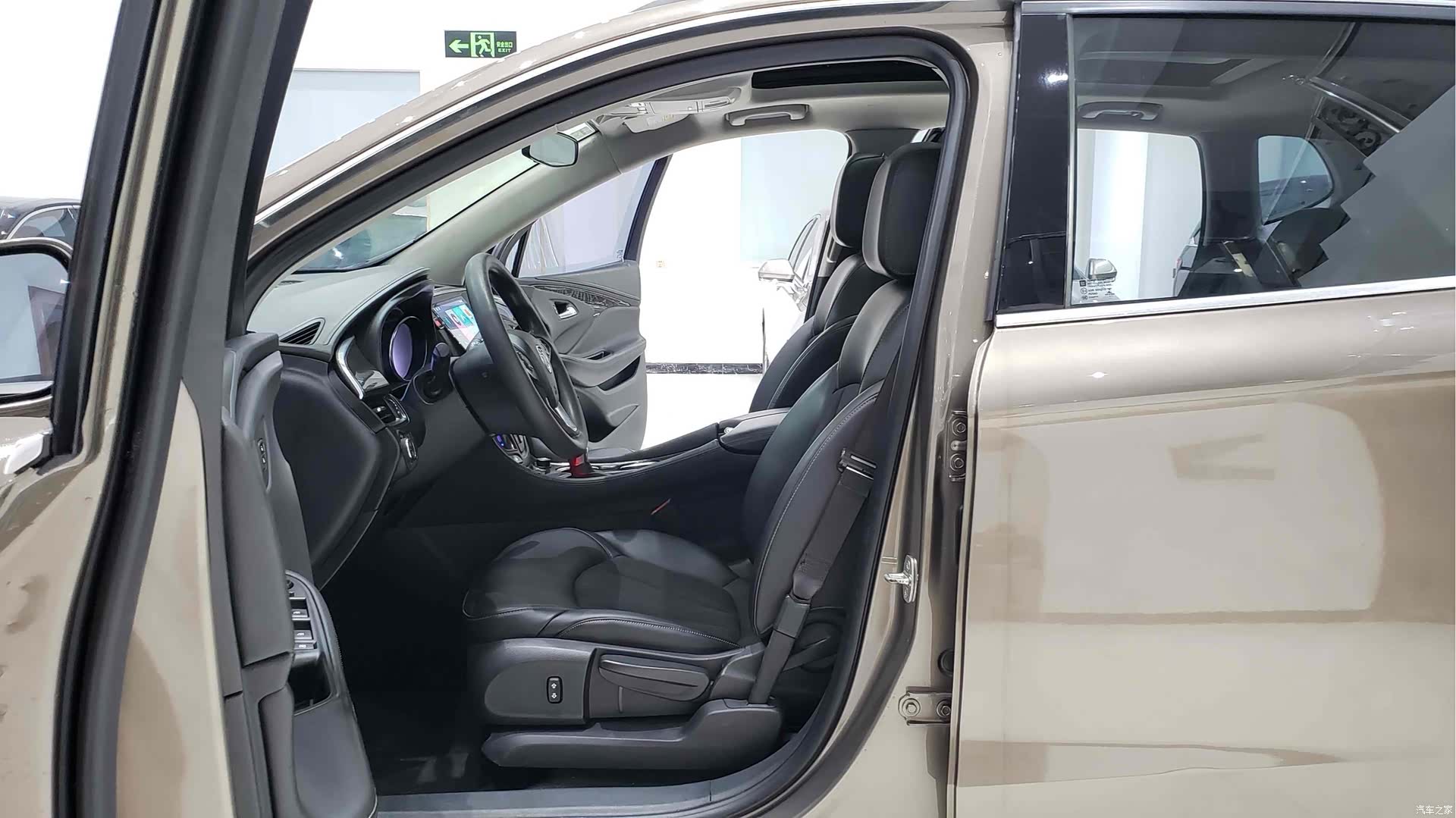 Buick Envision Plus, 2018 все фото
