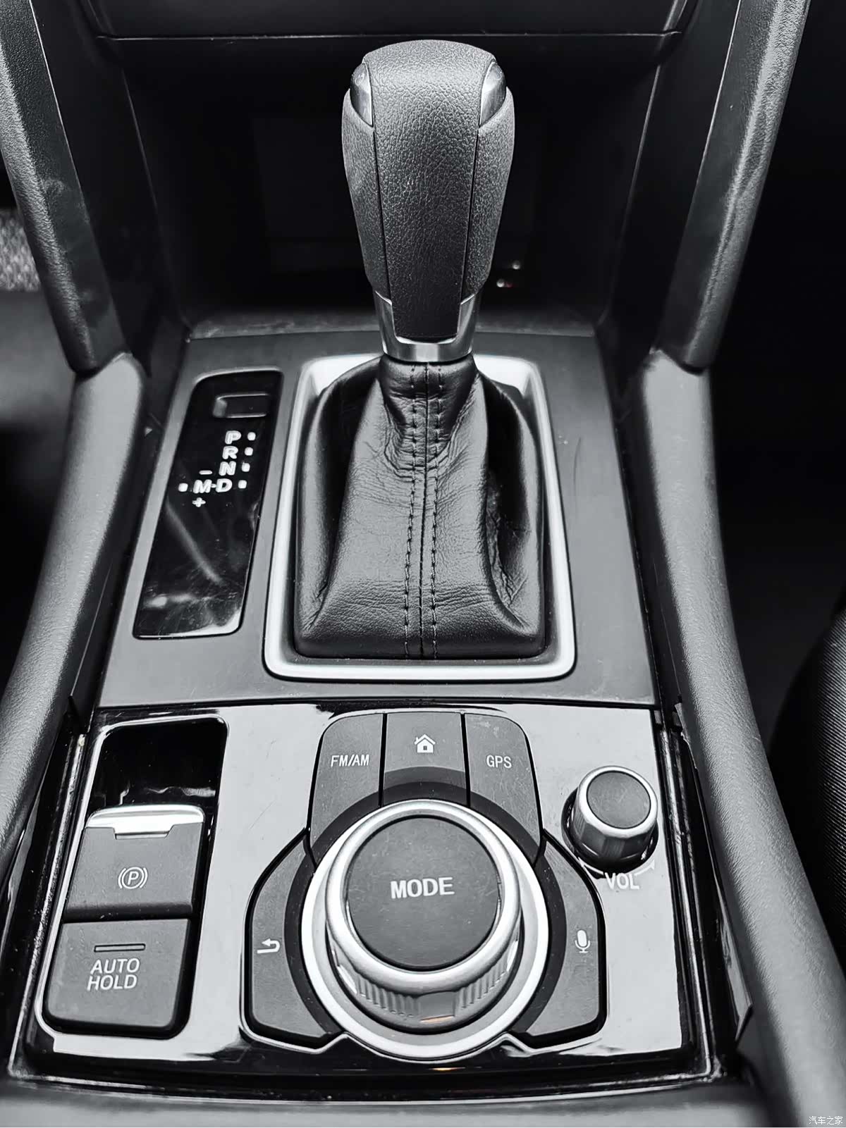 Mazda CX-4, 2023 14
