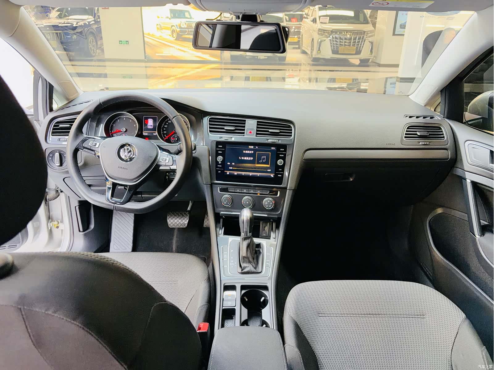 Volkswagen Golf, 2019 8