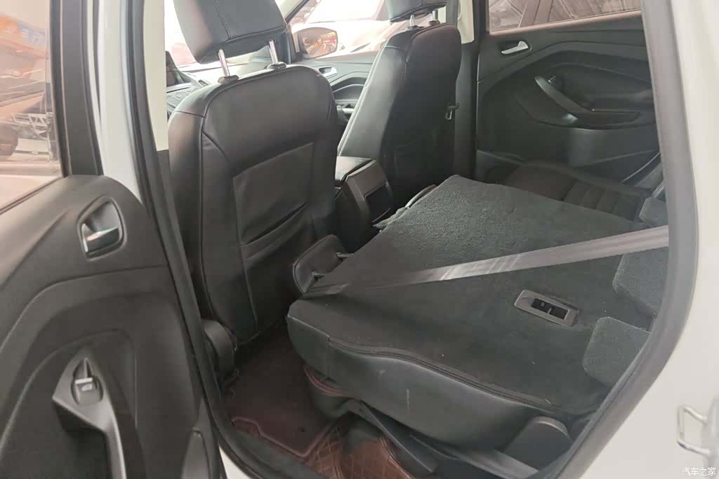 Ford Kuga, 2014 11