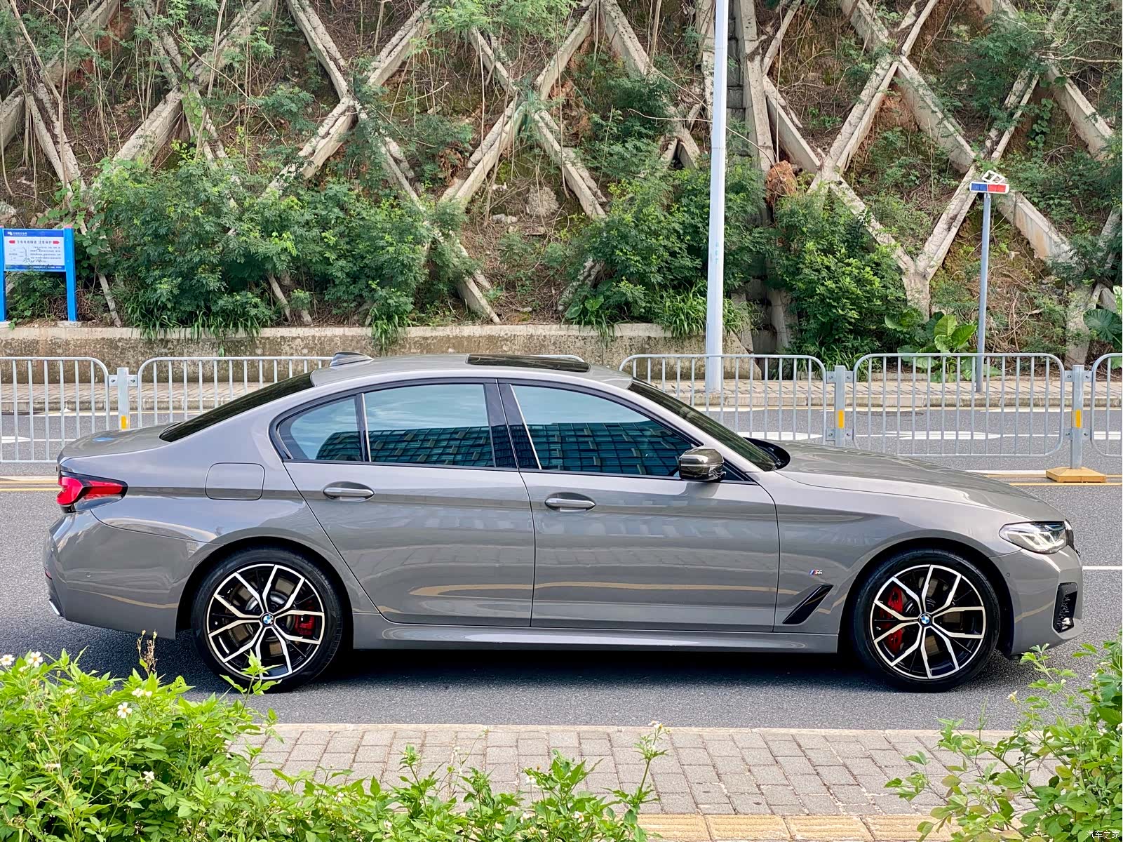 BMW 5 Series, 2022 4