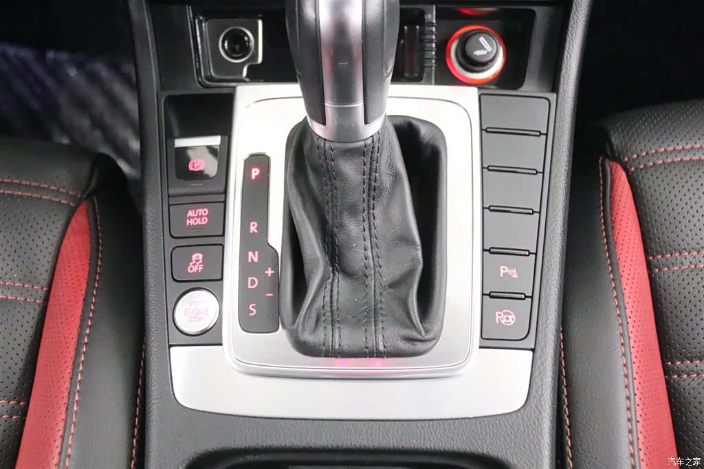Volkswagen CC, 2018 9