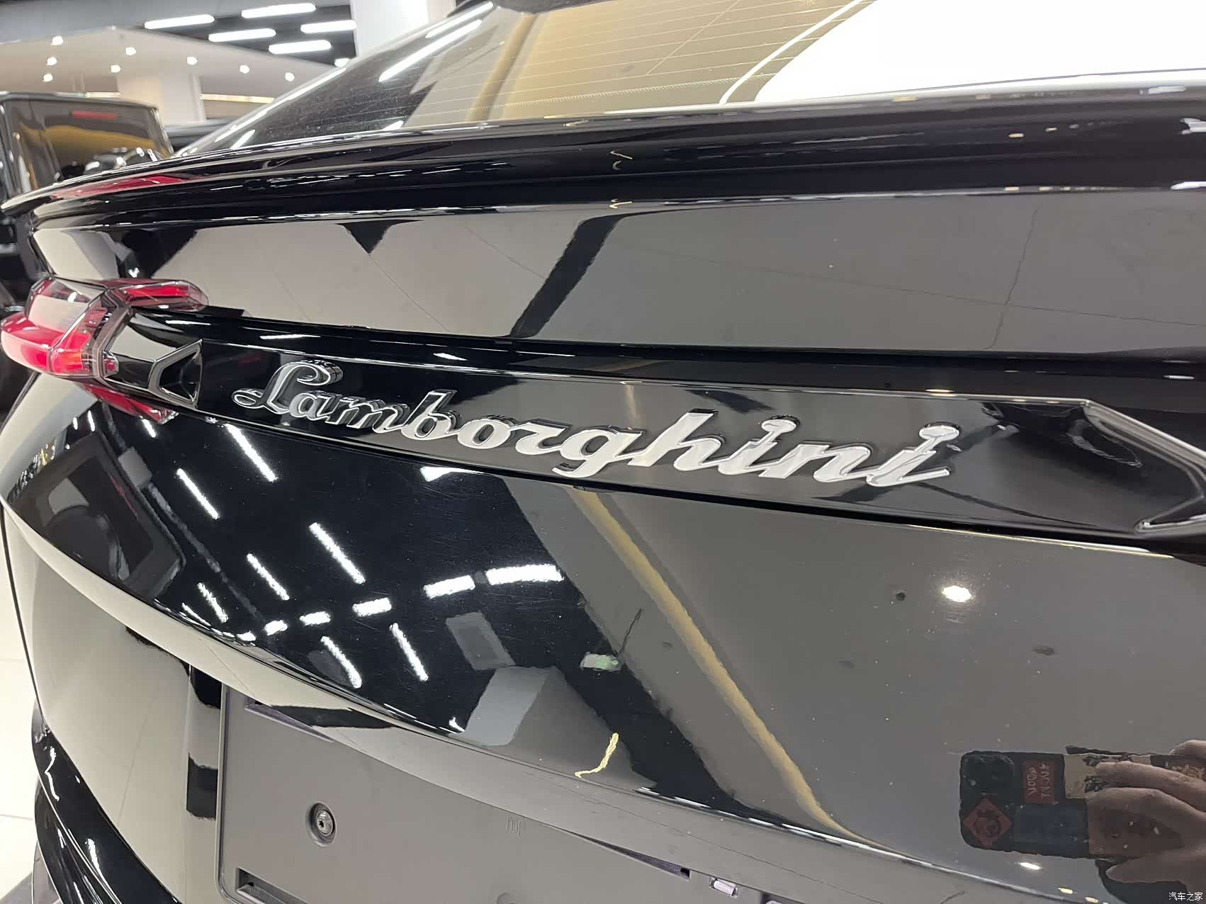 Lamborghini Urus, 2023 29