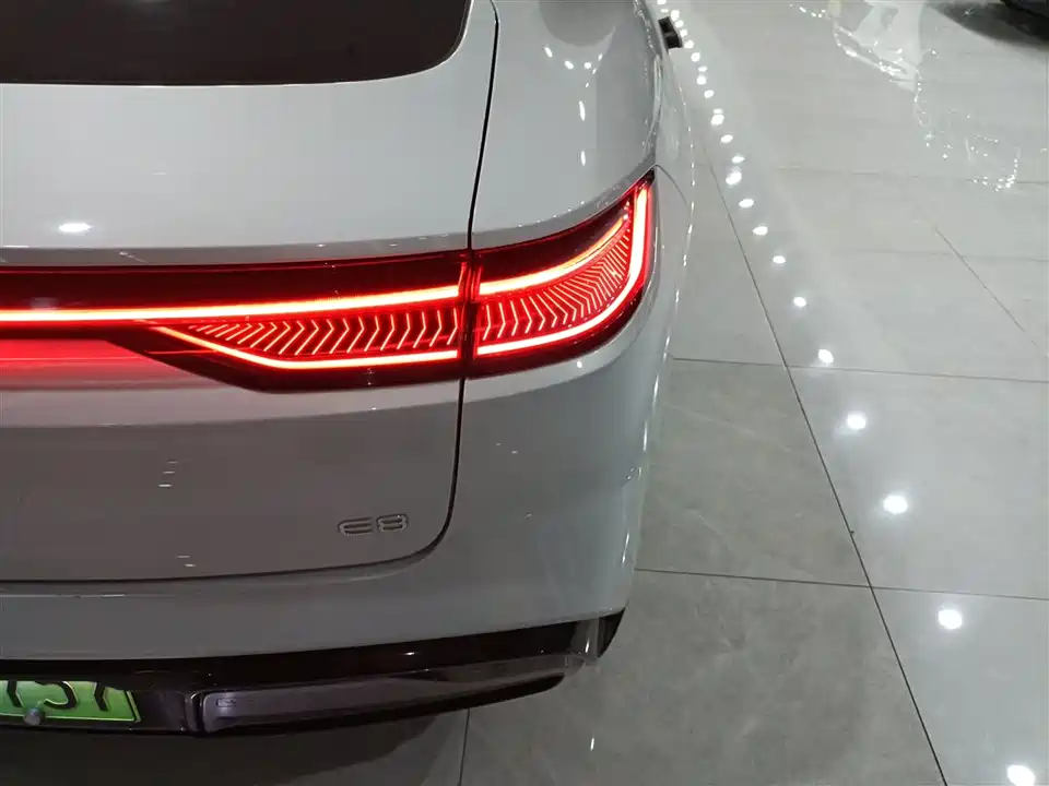 Geely Galaxy Galaxy E8