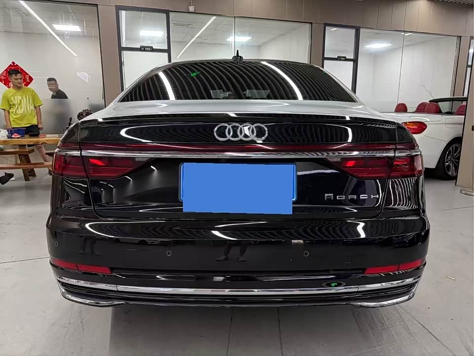 Audi A8