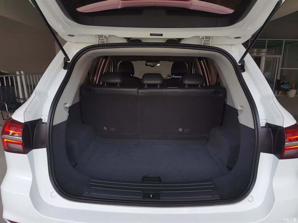 Roewe RX5, 2017 9