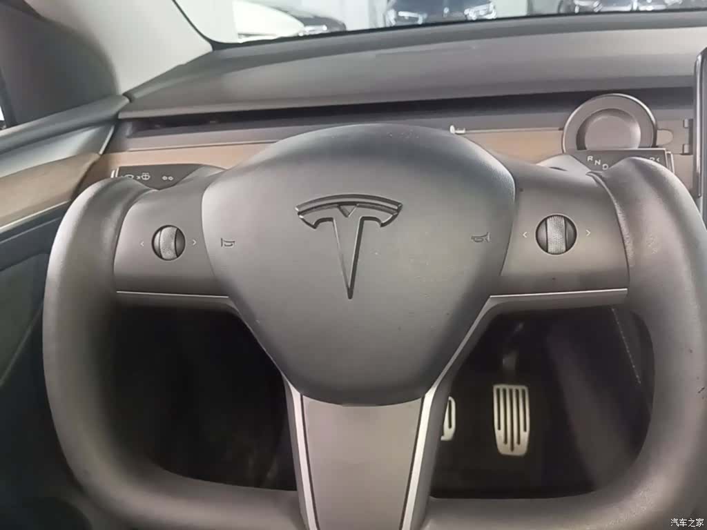 Tesla Model Y, 2021 11