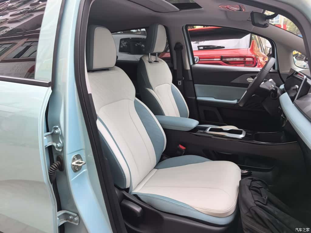 Geely E, 2023 25